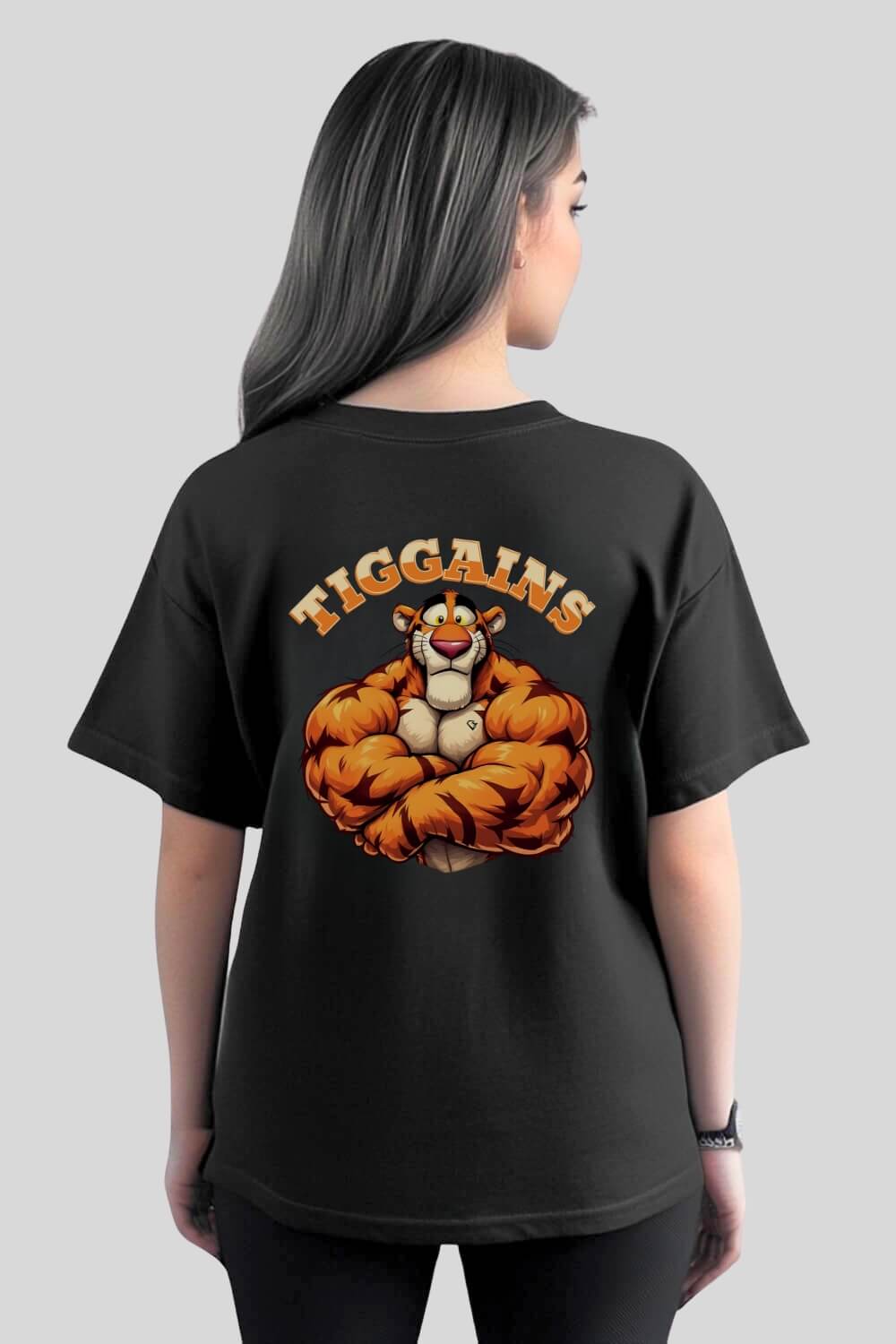 Rückansicht Tiggains Oversize T-Shirt Black für Männer und Frauen